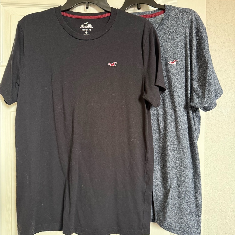 Hollister Men's Short Sleeve Tees in Black and Heather Gray